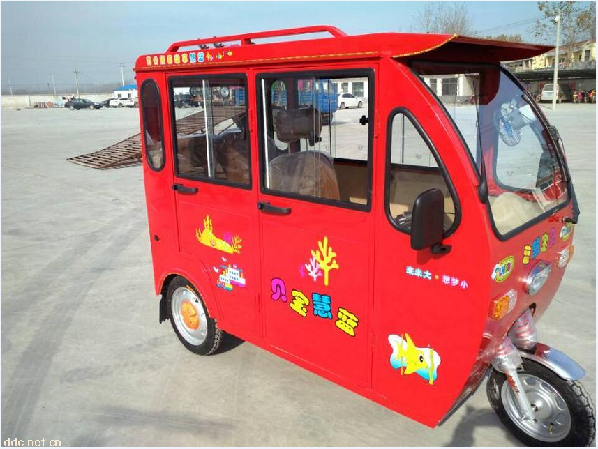 蓝慧-全封闭四开电动三轮车