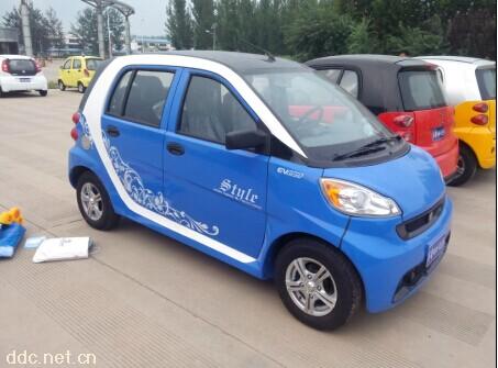 斯玛特4门电动汽车