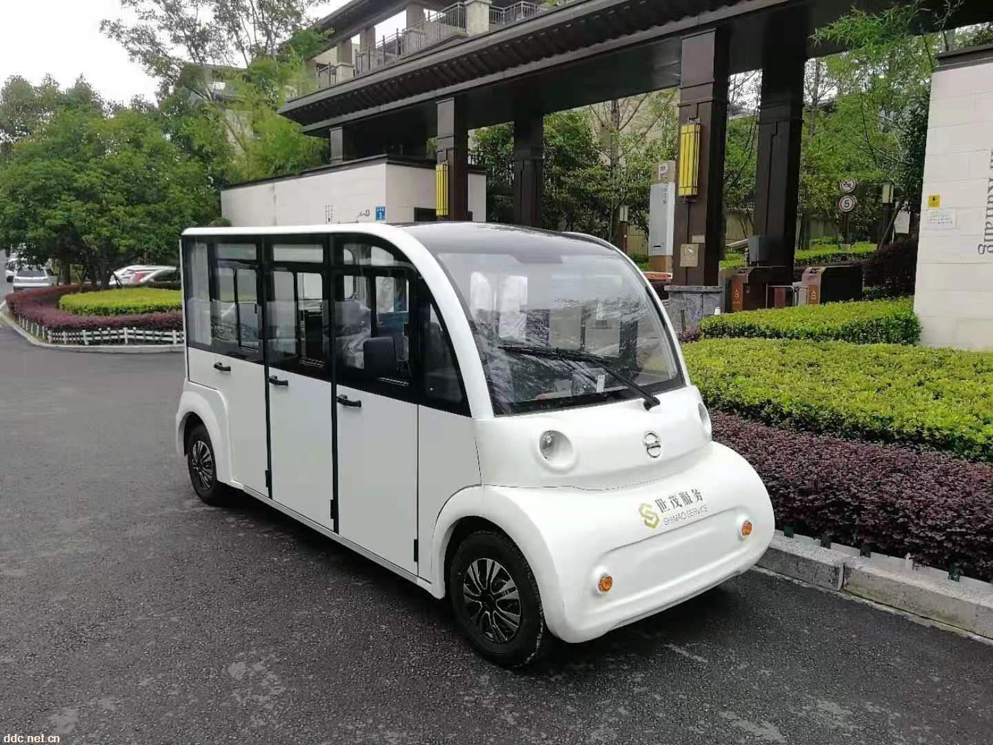 八座电动观光车 全玻璃门游览观光车