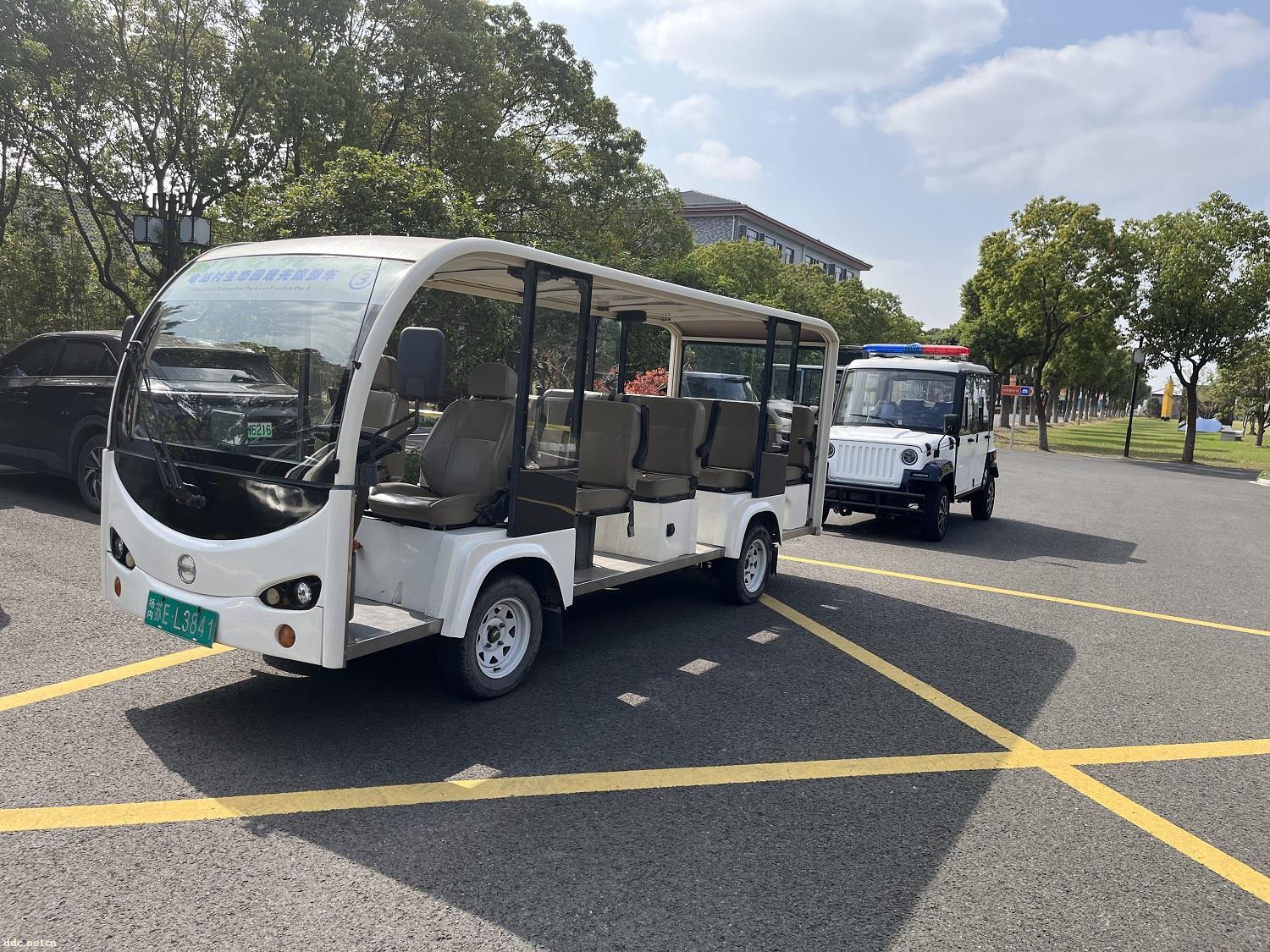 利凯士得电动旅游观光车 电动景区观光车