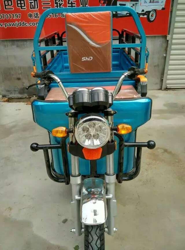 电动三轮车，半封闭三轮车