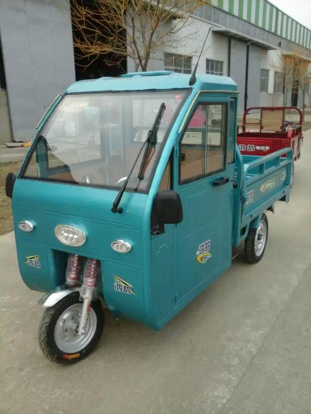 半封闭电动三轮车