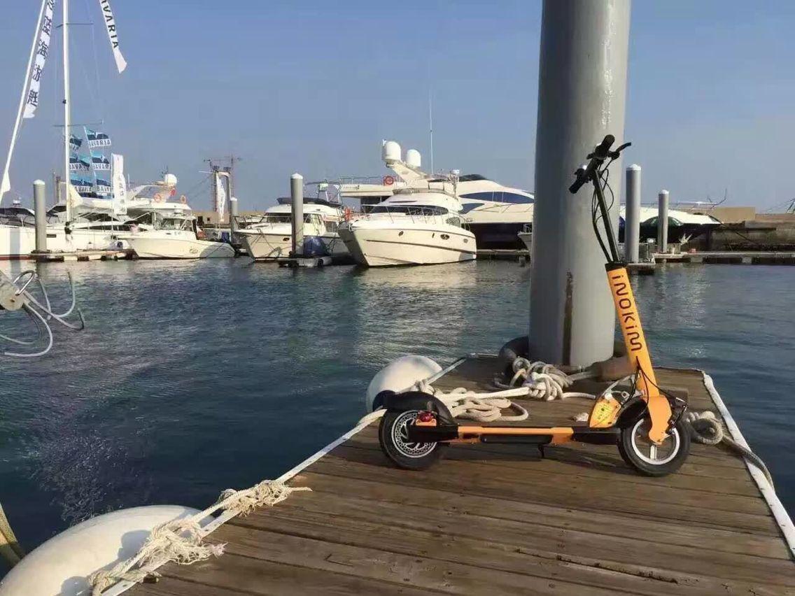 折叠电动滑板车