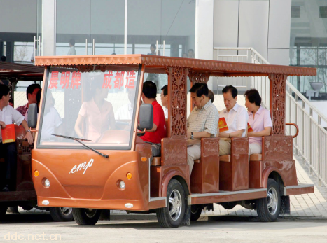 成都电动仿古车