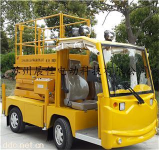 四轮电动高空作业车