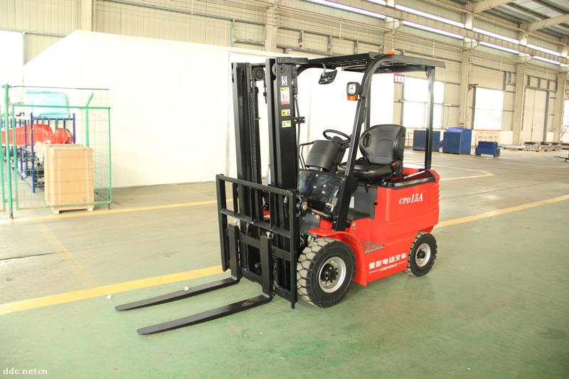 1.5吨平衡重式叉车