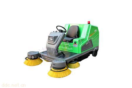 DQS18诺乐电动驾驶式扫地车街道清洁
