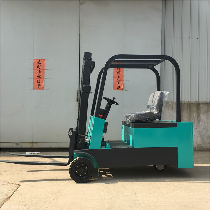 三轮重载座驾式2吨2.5米电动叉车