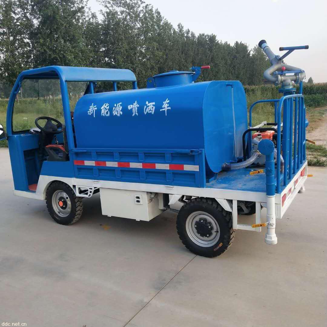 小型喷水降尘车