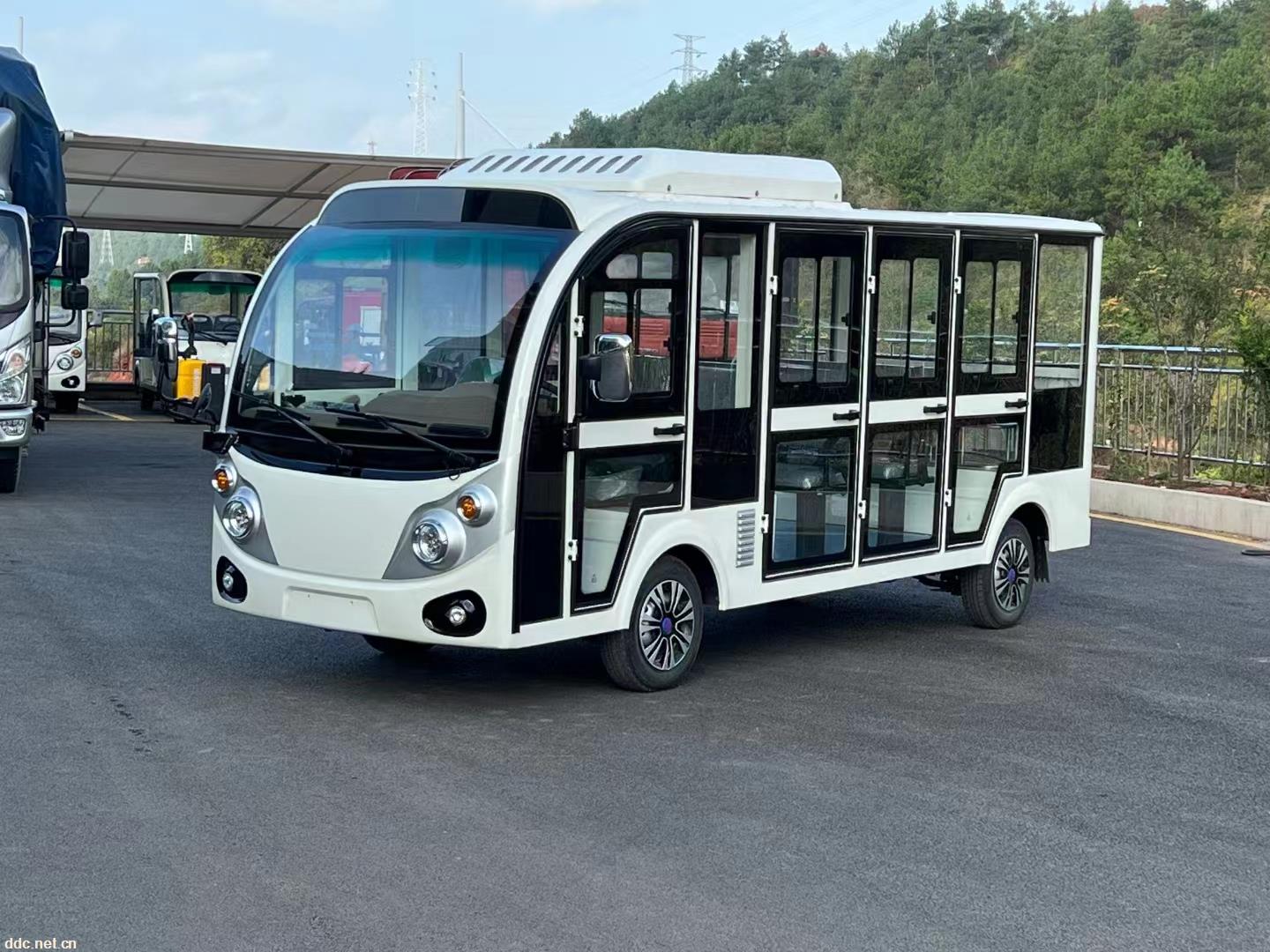 14座封闭式电动空调观光车
