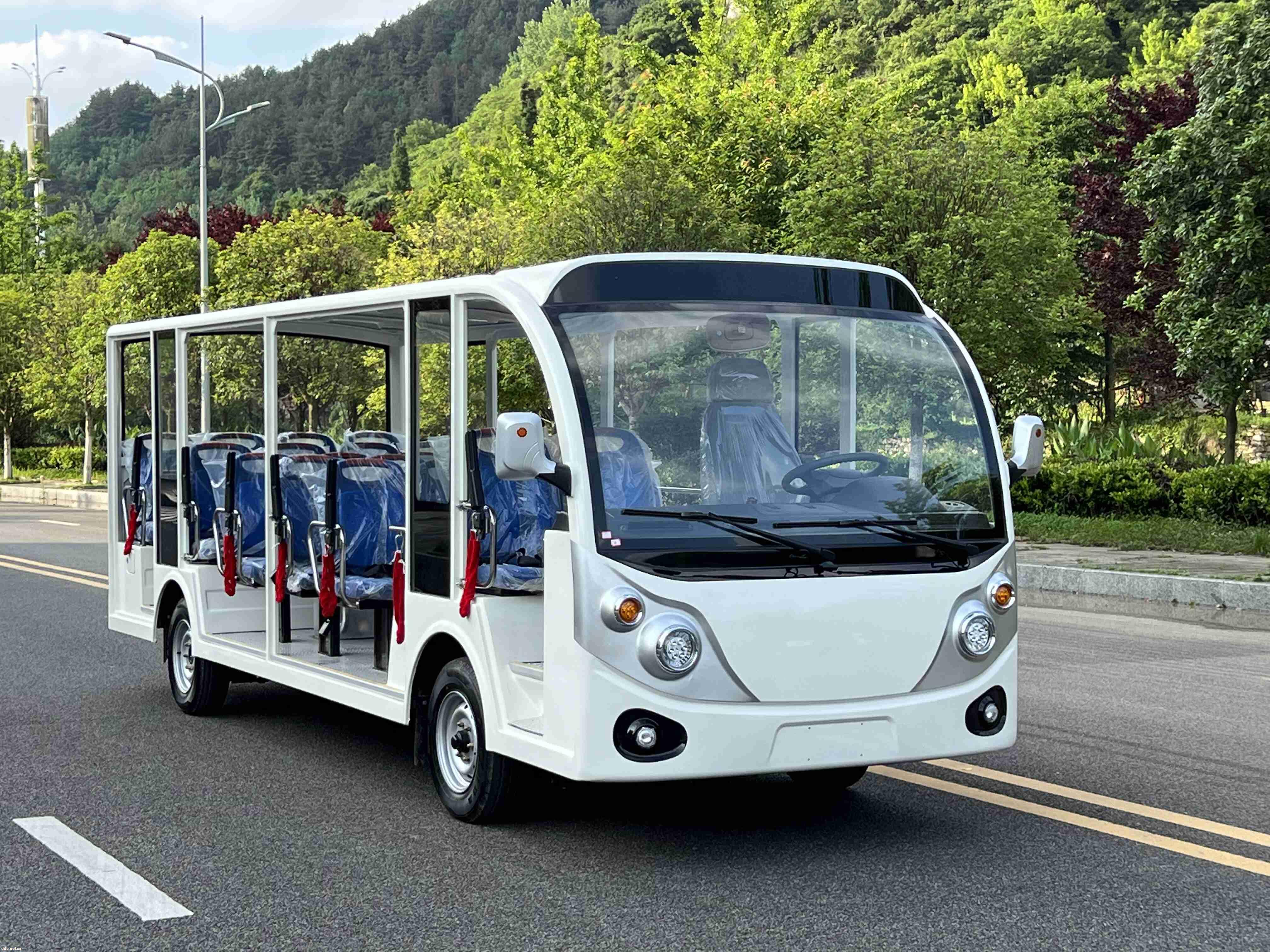 品堰赛迈斯14座旅游观光车定制化